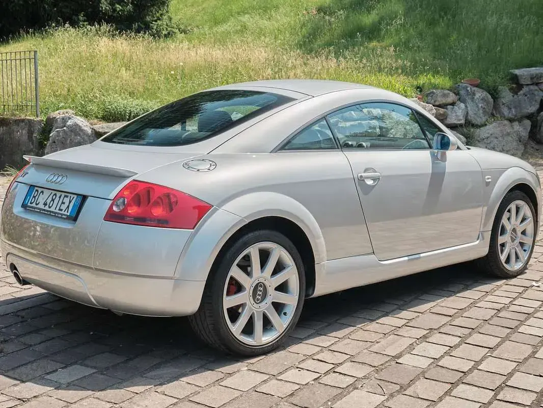 Usata Audi TT 179 CV (131 kW) 1999 Argento Coupé