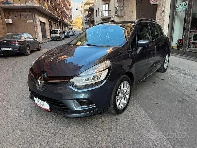Usata Renault Clio Zen 90 CV (66 kW) 2017 Grigio Station wagon
