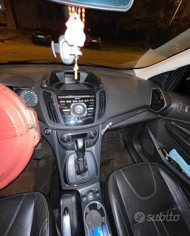 Usata Ford Kuga 140 CV (102 kW) 2014 Nero SUV