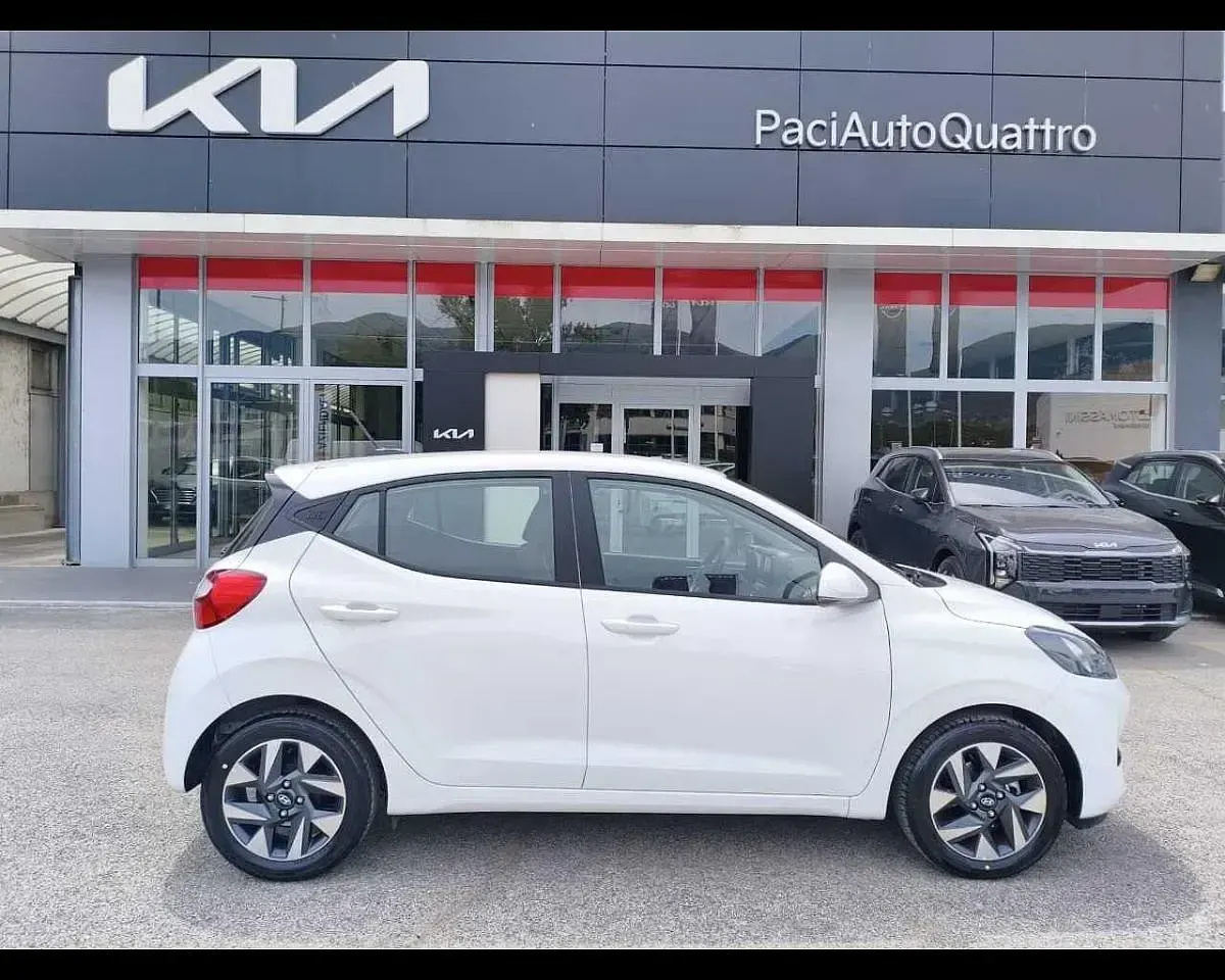 Nuova Hyundai i10 63 CV (46 kW) 2025 Bianco Utilitaria