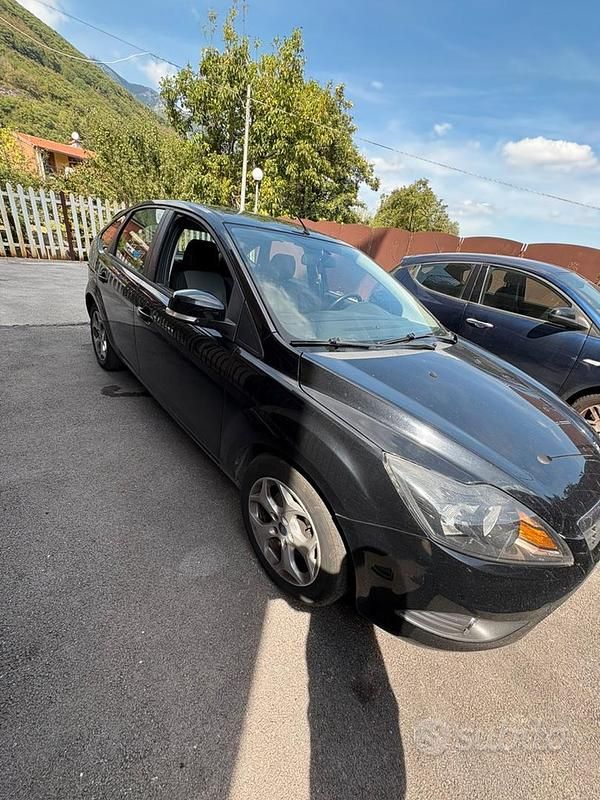 Usata Ford Focus 90 CV (66 kW) 2010 Nero Berlina