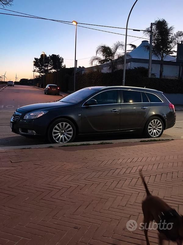Usata Opel Insignia 140 CV (102 kW) 2011 Grigio Station wagon