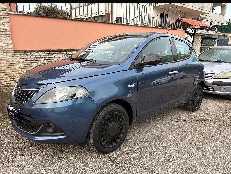Usata Lancia Ypsilon 2022 Blu Utilitaria
