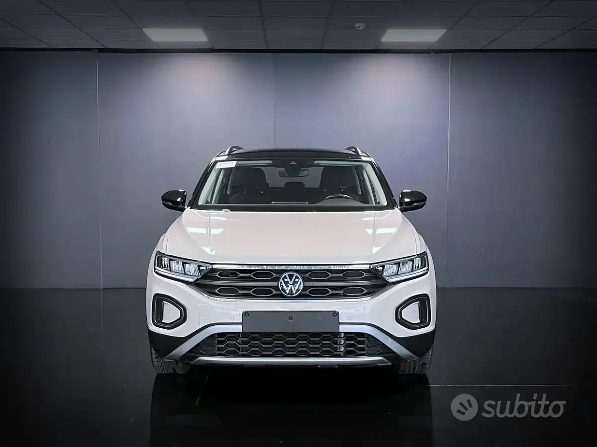 Usata VW T-Roc Life 110 CV (80 kW) 2022 Grigio SUV
