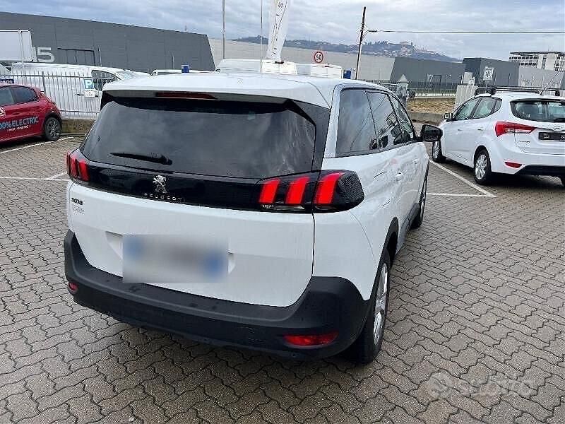 Usata Peugeot 5008 Business-Line 131 CV (96 kW) 2019 Bianco SUV