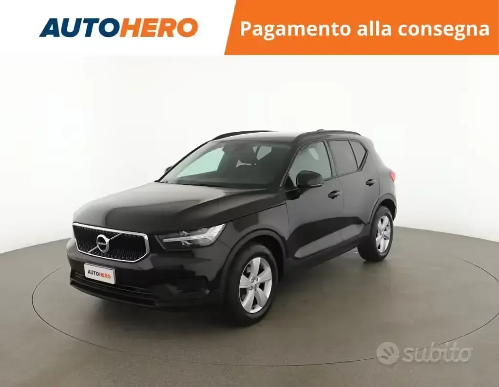 Usata Volvo XC40 Momentum 163 CV (119 kW) 2020 Nero SUV
