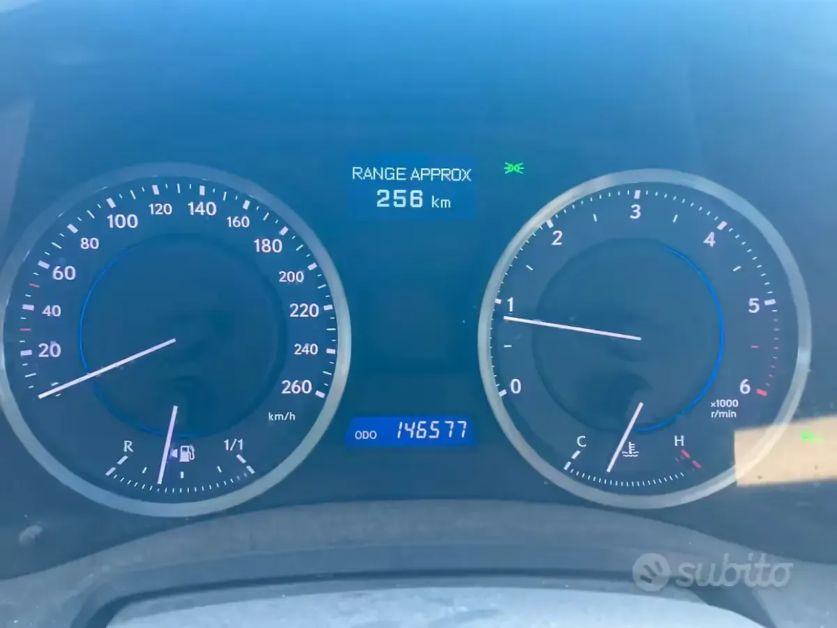 Usata Lexus IS220d Luxury Line 177 CV (130 kW) 2012 Bianco Berlina
