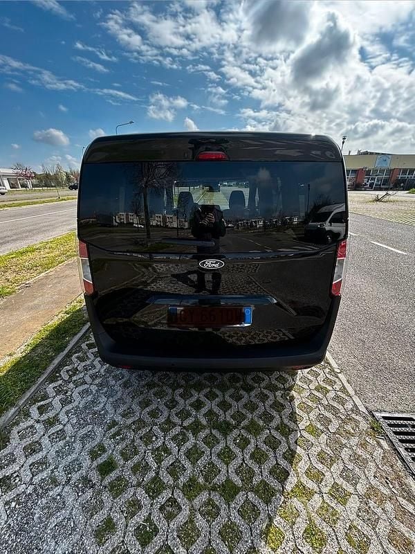 Usata Ford Tourneo Courier Titanium 125 CV (91 kW) 2025 Nero Monovolume