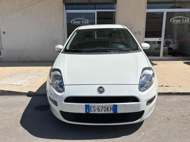 Usata Fiat Punto Lounge 75 CV (55 kW) 2013 Bianco Utilitaria