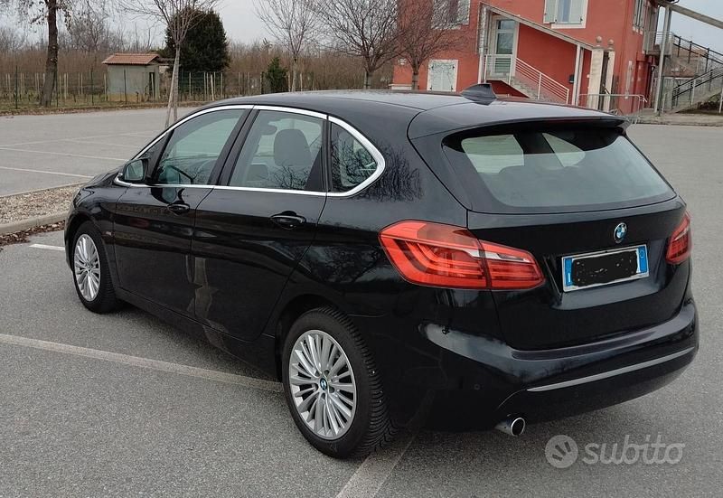 Usata BMW 216 Active Tourer Luxury Line 116 CV (85 kW) 2017 Nero Monovolume