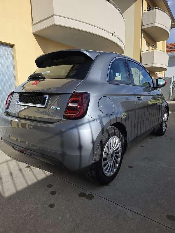 Usata Fiat 500e Red 42 kW (58 CV) 2022 Utilitaria