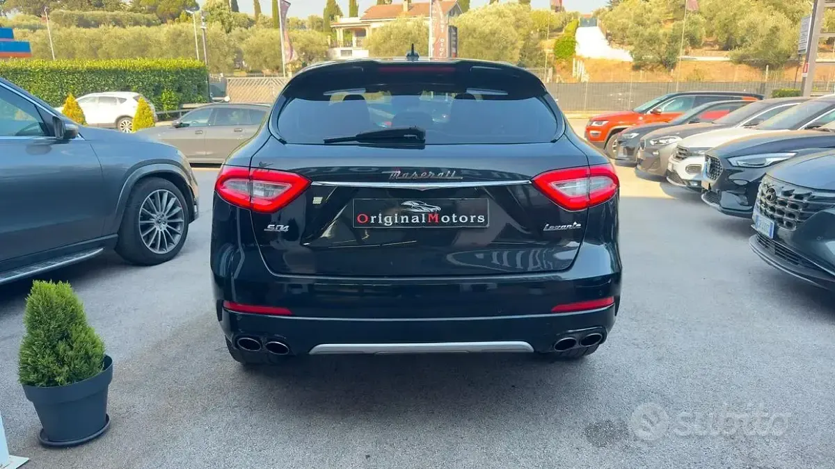 Usata Maserati Levante GranLusso 430 CV (316 kW) 2017 Bluazzurro SUV