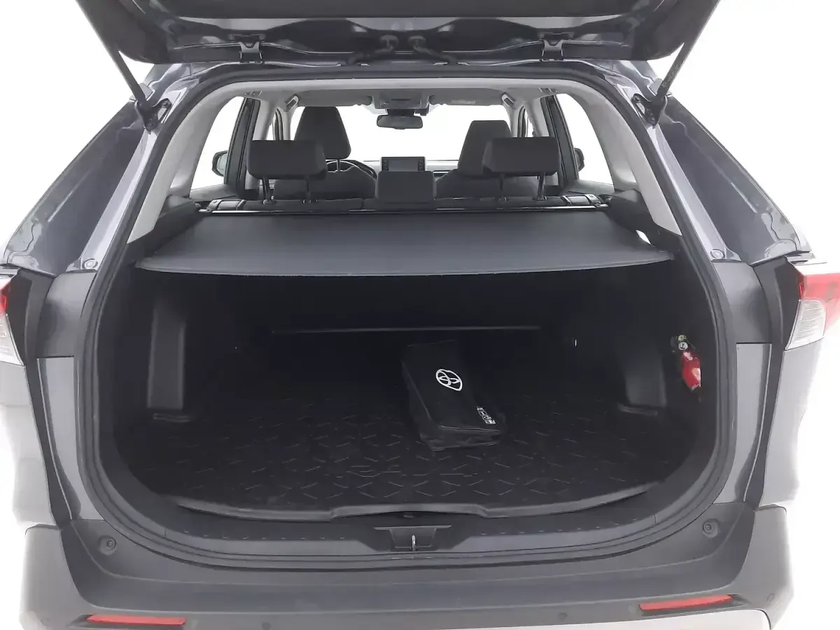 Usata Toyota RAV4 Hybrid Business Edition 222 CV (163 kW) 2022 Grigiogrigio SUV