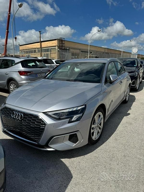Usata Audi A3 Sportback Ambiente 116 CV (85 kW) 2021 Grigio Utilitaria