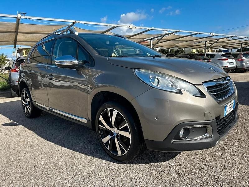 Usata Peugeot 2008 119 CV (87 kW) 2015 Oro SUV