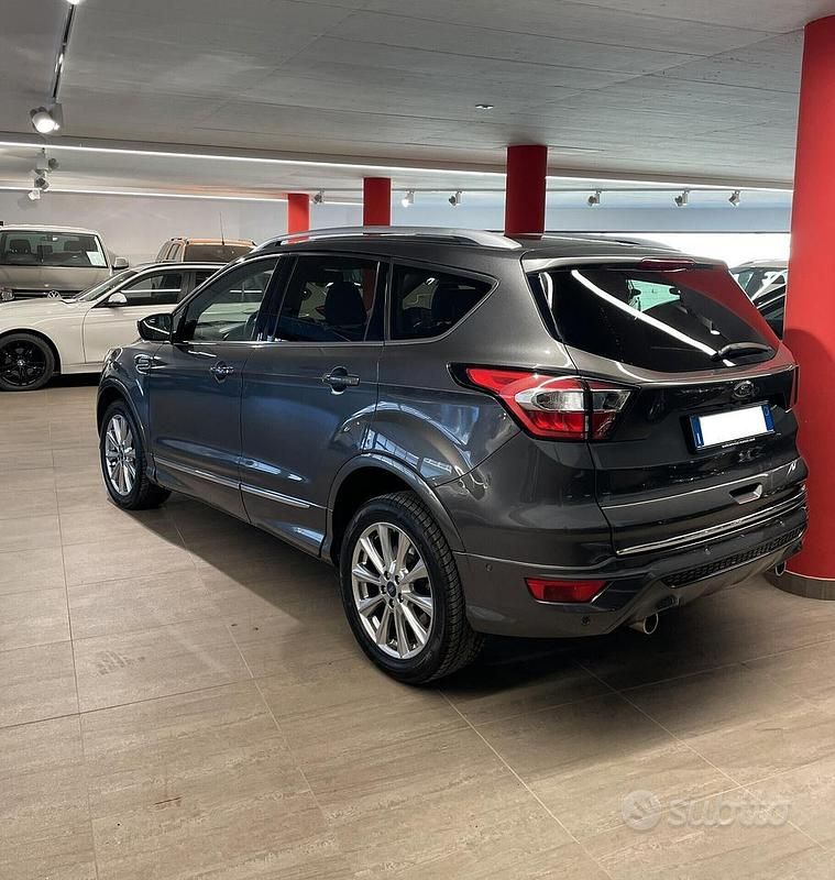 Usata Ford Kuga Vignale 179 CV (131 kW) 2019 Grigio SUV