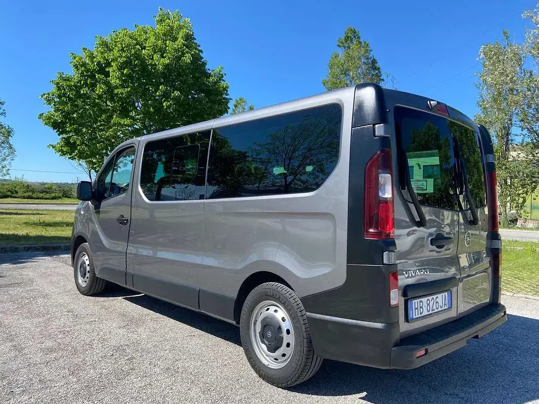 Usata Opel Vivaro 125 CV (91 kW) 2018 Grigio Monovolume
