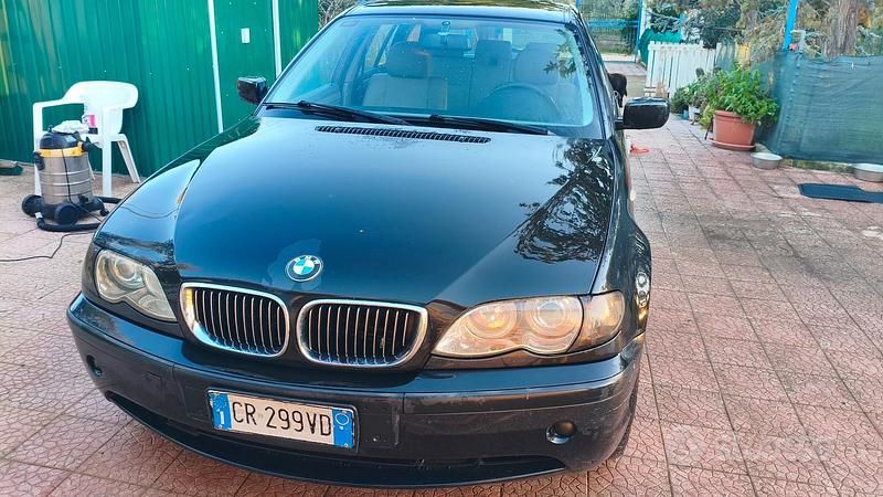 Begagnad BMW 320 2002 Svart Kombi