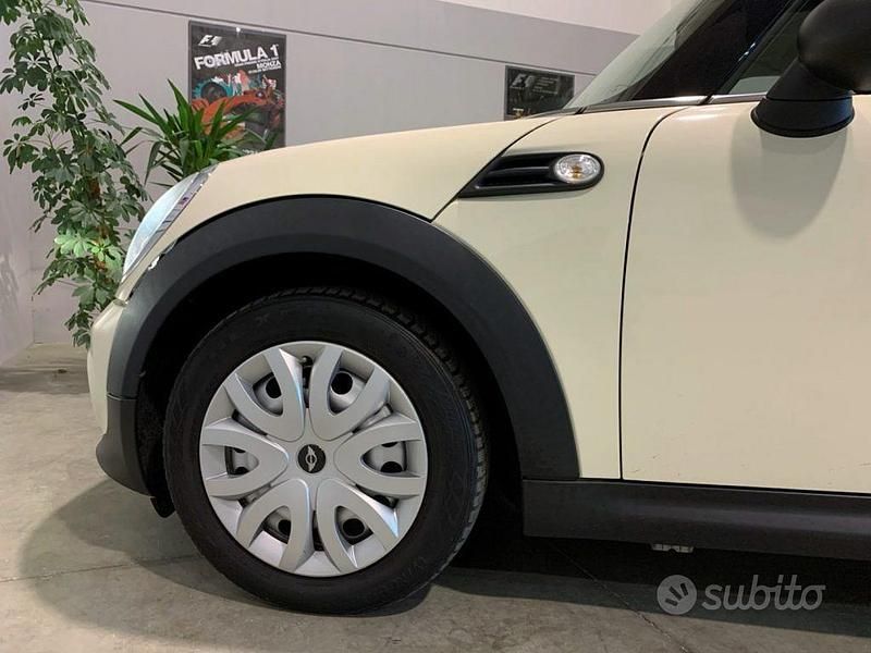 Usata Mini ONE 98 CV (72 kW) 2011 Beige Utilitaria