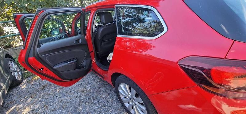 Usata Opel Astra 110 CV (80 kW) 2011 Station wagon