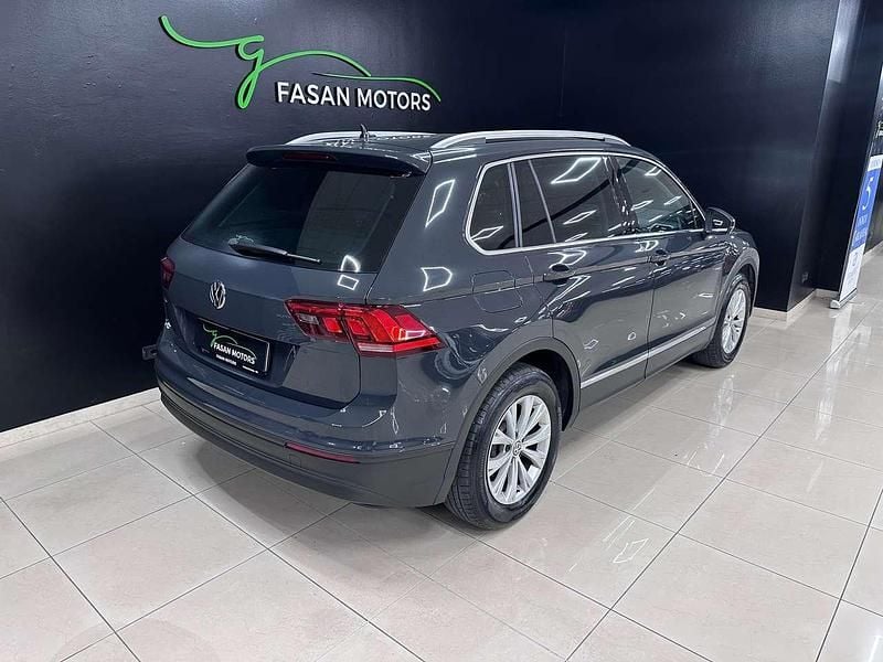 Usata VW Tiguan Life 131 CV (96 kW) 2020 Grigio SUV