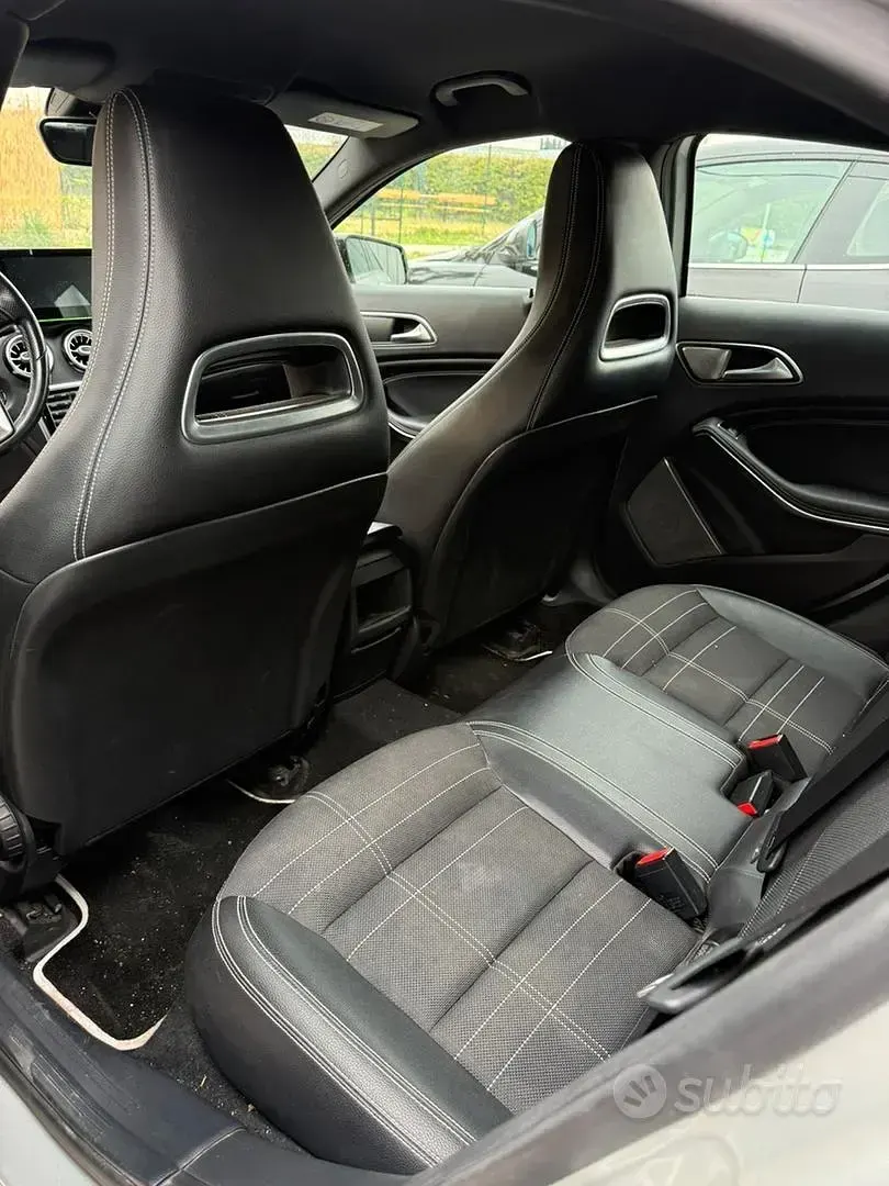 Usata Mercedes 180 109 CV (80 kW) 2014 Grigio Berlina