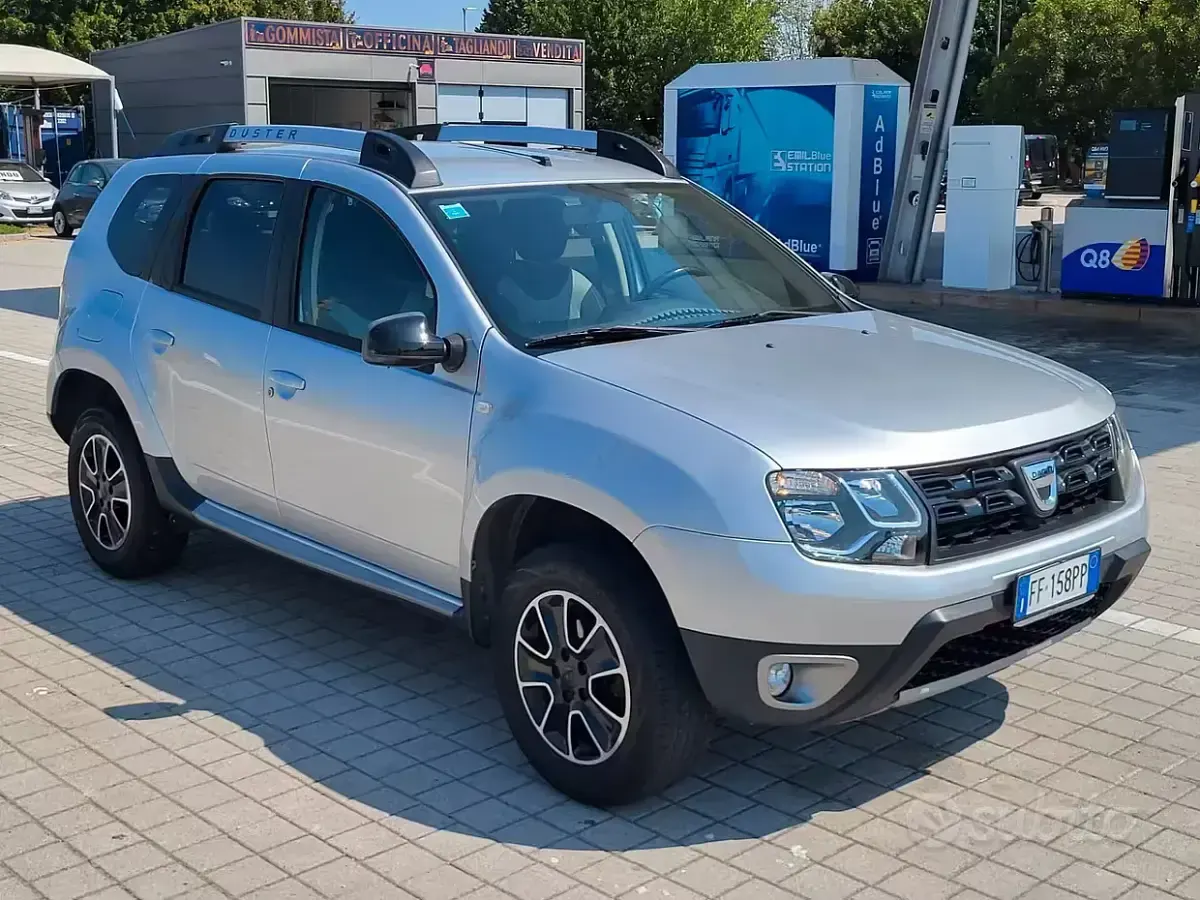 Usata Dacia Duster Ambiance 109 CV (80 kW) 2016 Grigio SUV