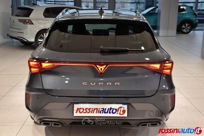 Usata Cupra Leon 150 CV (110 kW) 2024 Grigio Station wagon