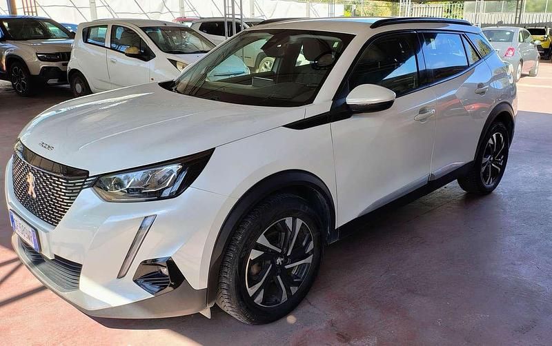 Usata Peugeot 2008 Allure 102 CV (75 kW) 2021 Bianco SUV