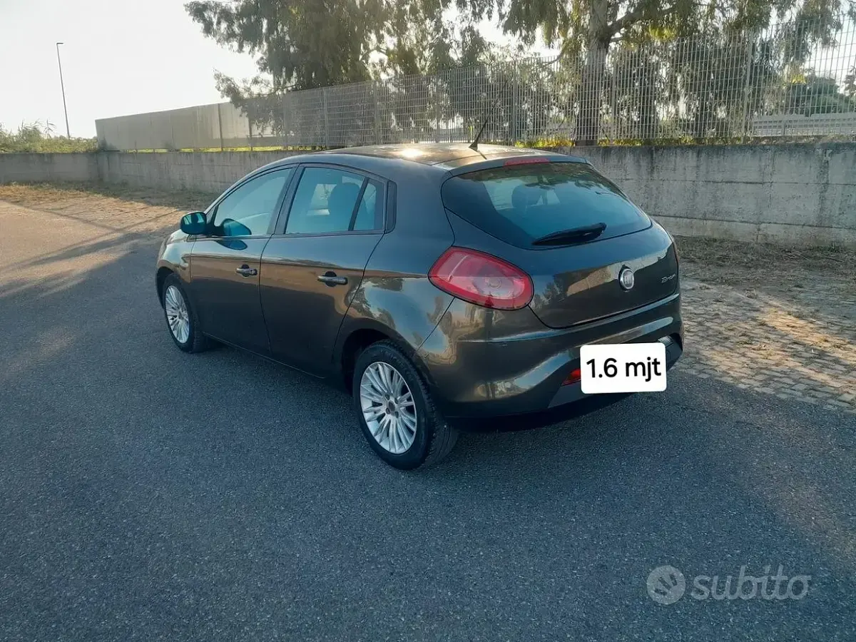 Usata Fiat Bravo Dynamic 105 CV (77 kW) 2009 Marrone Utilitaria