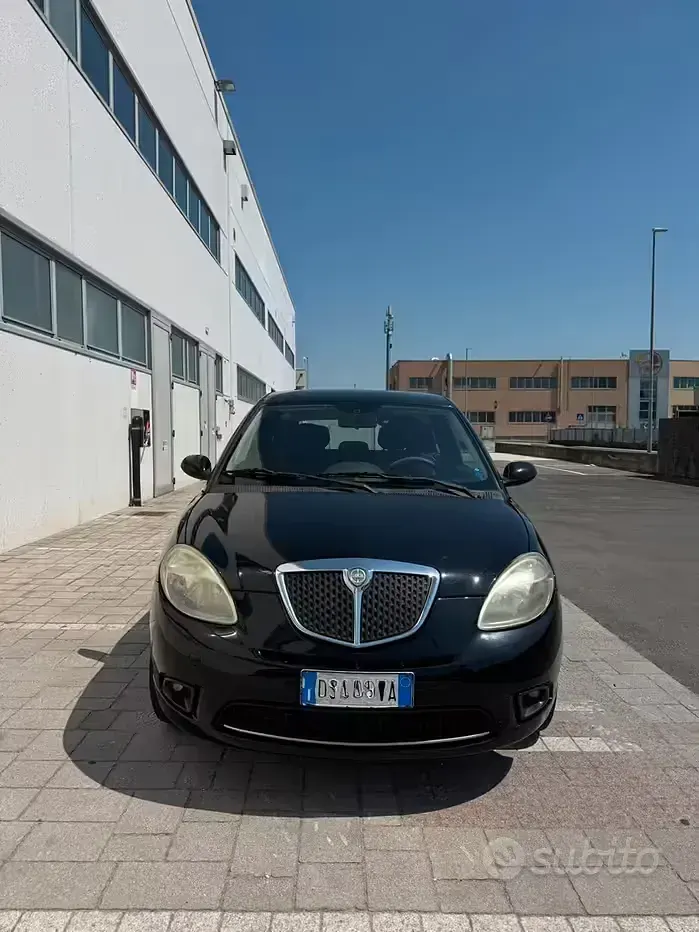 Usata Lancia Ypsilon 80 CV (58 kW) 2008 Nero Utilitaria