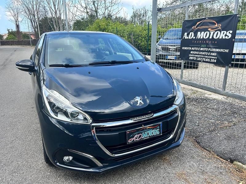 Usata Peugeot 208 Allure 82 CV (60 kW) 2019 Grigio Utilitaria