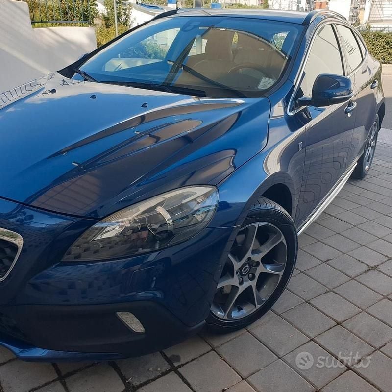 Usata Volvo V40 CC 115 CV (84 kW) 2015 Blu Station wagon