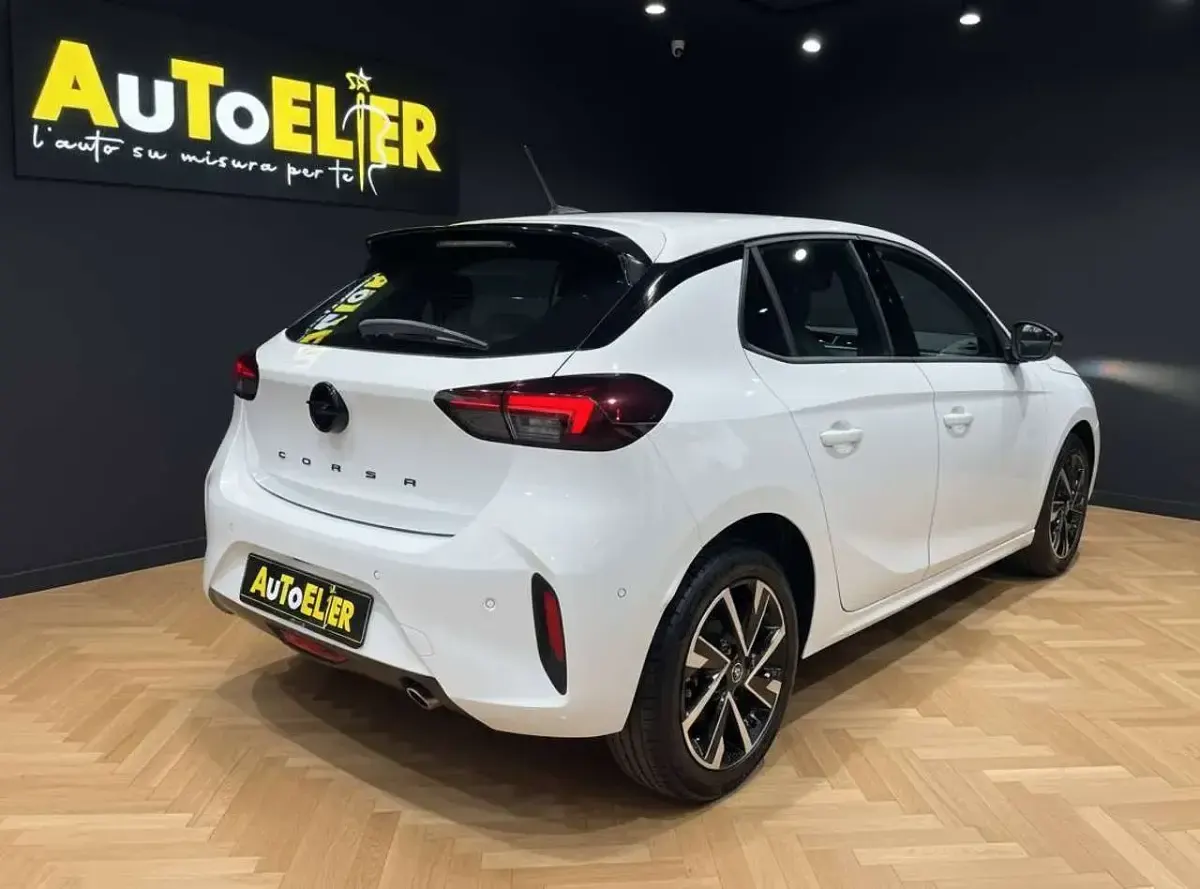 Usata Opel Corsa 101 CV (74 kW) 2025 Bianco Utilitaria