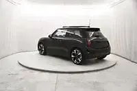 Käytetty Mini Cooper Favoured 204 HP (150 kW) 2024 Musta Viistoperä