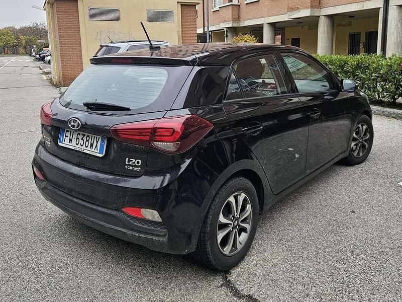 Nero Usata 2019 Hyundai i20 Due volumi | 7950 € (Buon prezzo) - Immagine 1/3