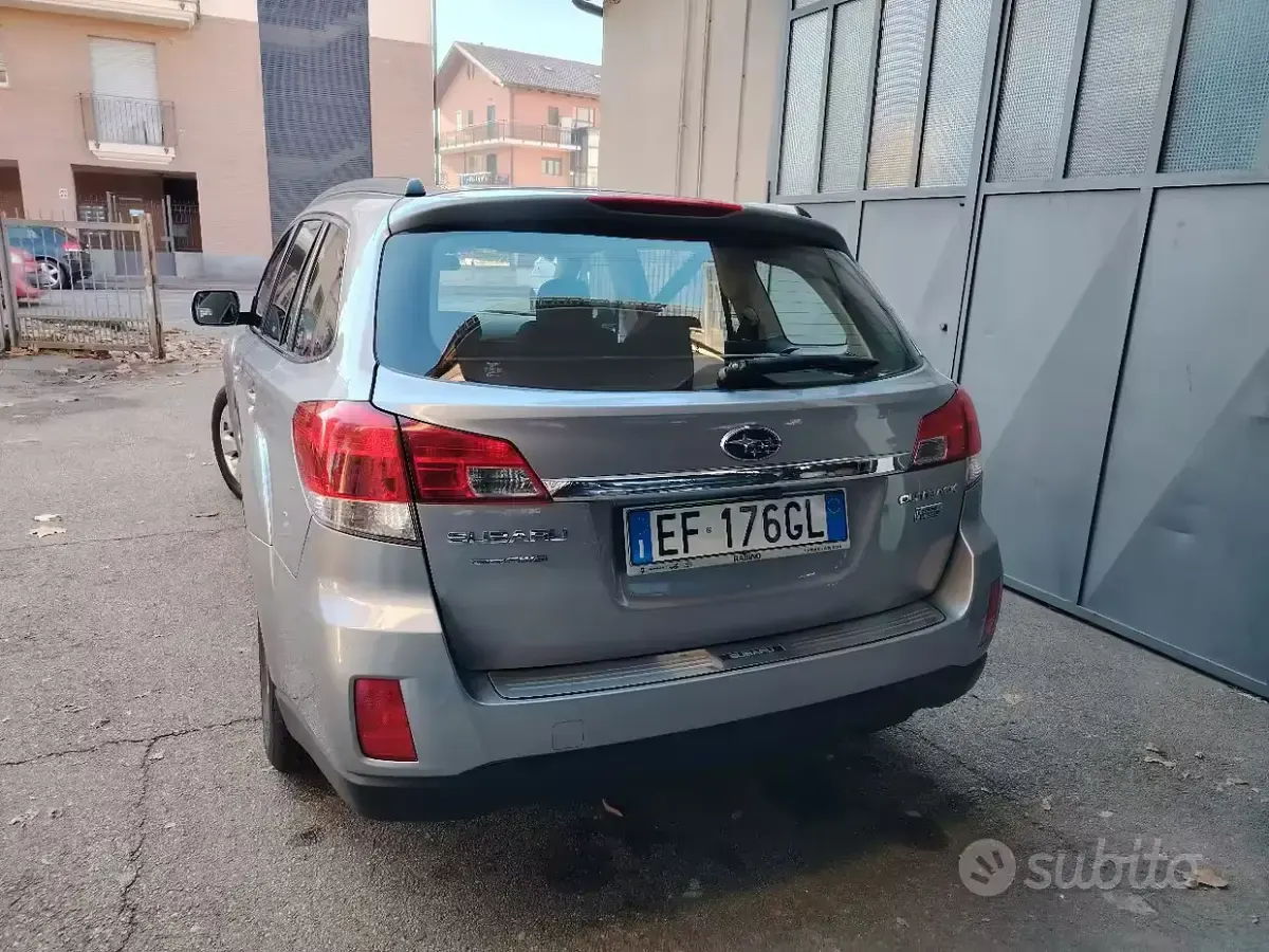 Usado Subaru Outback 150 CV (110 kW) 2011 Familiar