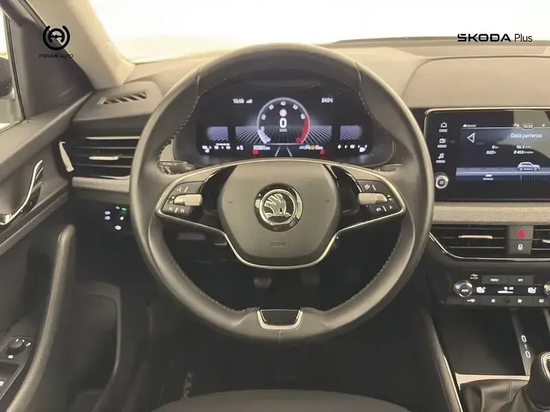 Usata Skoda Kamiq Style 95 CV (69 kW) 2024 Bianca tetto nero SUV