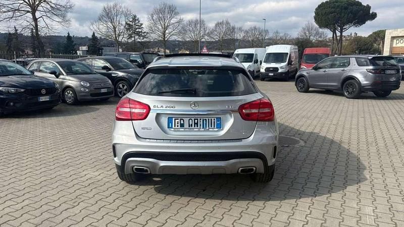 Usata Mercedes GLA200 Premium 136 CV (100 kW) 2015 Bianco SUV