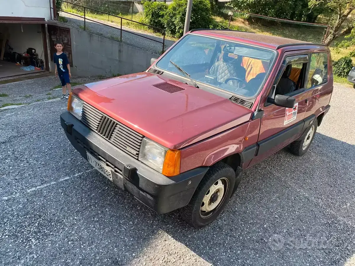 Usata Fiat Panda 4x4 50 CV (36 kW) 1988 Rosso Utilitaria