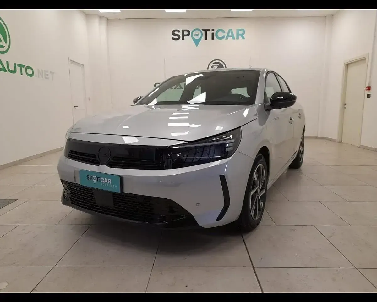 Usata Opel Corsa 110 CV (80 kW) 2025 Argento Utilitaria