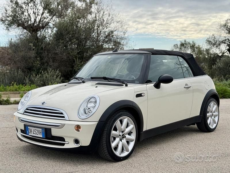 Usata Mini One Cabriolet 89 CV (65 kW) 2007 Beige Cabrio