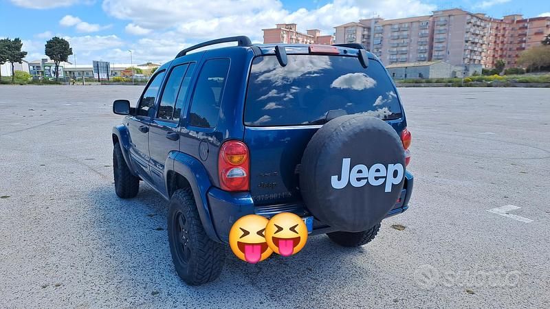 Usata Jeep Cherokee 142 CV (104 kW) 2004 Blu SUV