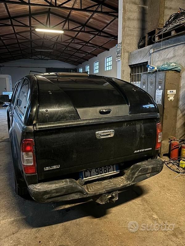 Usata Isuzu D-Max 131 CV (96 kW) 2005 Nero Utilitaria