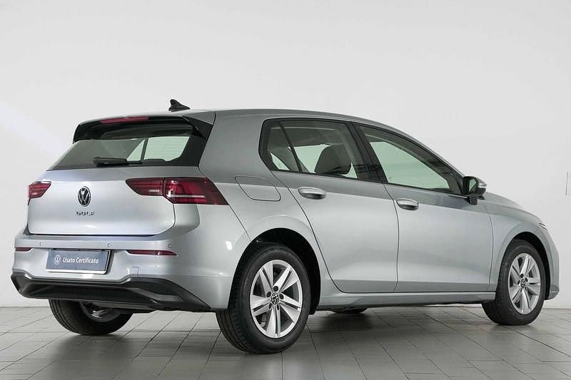 Usata VW Golf VIII Life 116 CV (85 kW) 2025 Grigio
