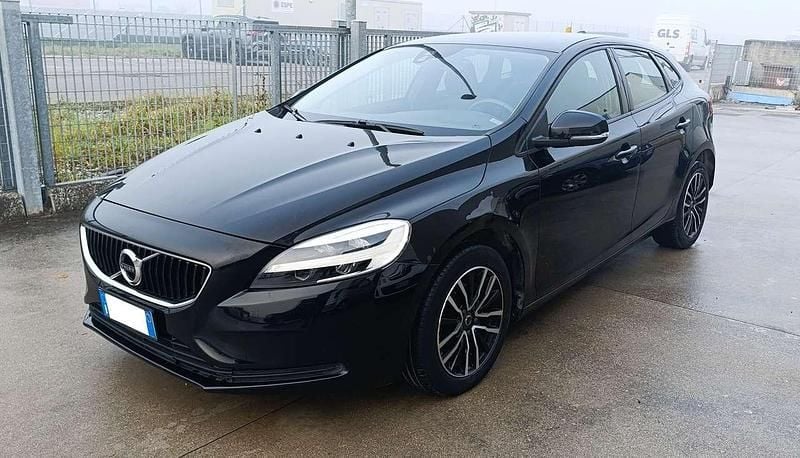 Nero Usata 2019 Volvo V40 Business Edition Tre volumi | 12.990 € (Buon prezzo) - Immagine 1/4