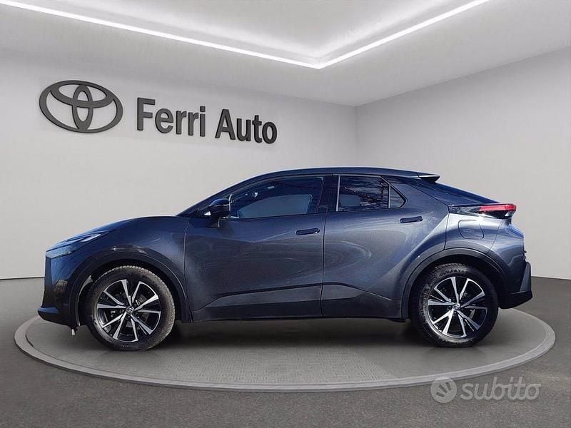 Usata Toyota C-HR Trend 197 CV (144 kW) 2024 Dark grey SUV