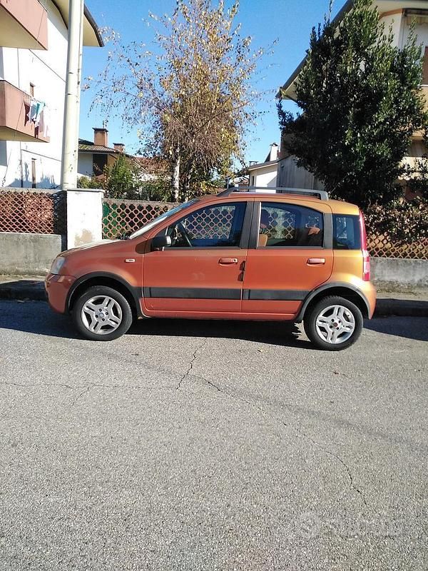 Usata Fiat Panda 60 CV (44 kW) 2011 Giallo Berlina