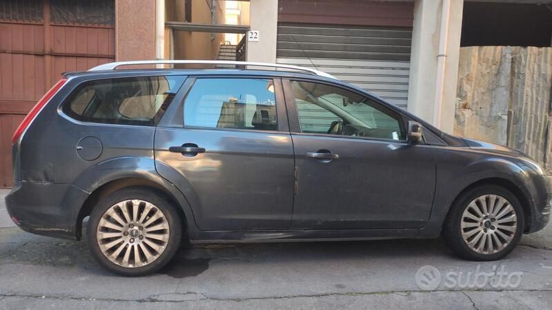 Usata Ford Focus Style 109 CV (80 kW) 2009 Blu/azzurro Station wagon