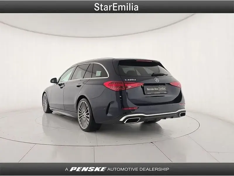 Usata Mercedes 220 Premium Plus 200 CV (147 kW) 2022 Blu/azzurro Station wagon